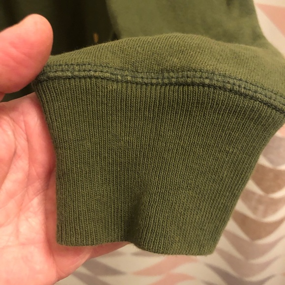 🤩 “THE GREAT” SIZE 3 GREEN SWEATSHIRT W/ EMBROIDERED ❤️’s! 🌟 - Picture 14 of 16